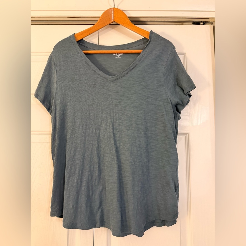 Old Navy Women's Blueish V‑Neck Short Sleeve Tee